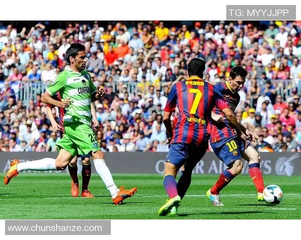 2013年巴萨与巴黎的巅峰对决回顾与精彩瞬间分析 2013年巴萨与巴黎的巅峰对决回顾与精彩瞬间分析