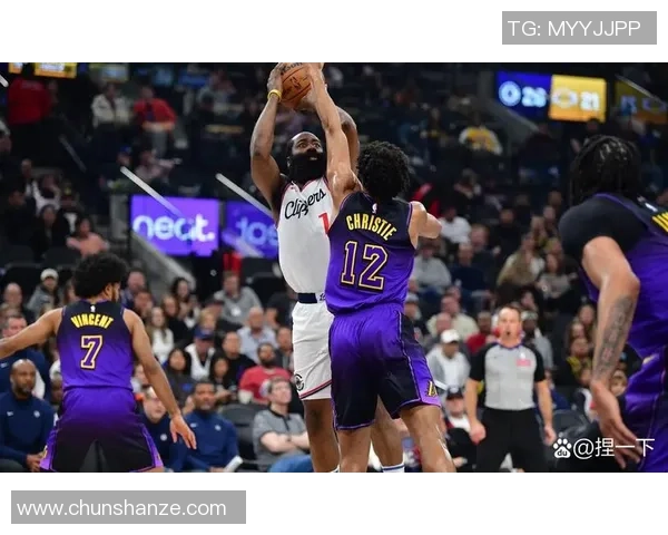 2016年12月24日马刺与开拓者的激烈对决回顾与精彩瞬间分析 2016年12月24日马刺与开拓者的激烈对决回顾与精彩瞬间分析