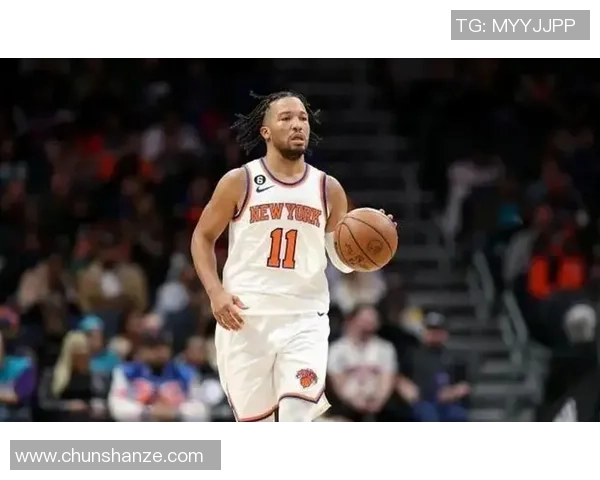 尼克斯与勇士激战正酣比分悬念迭起引发球迷热议